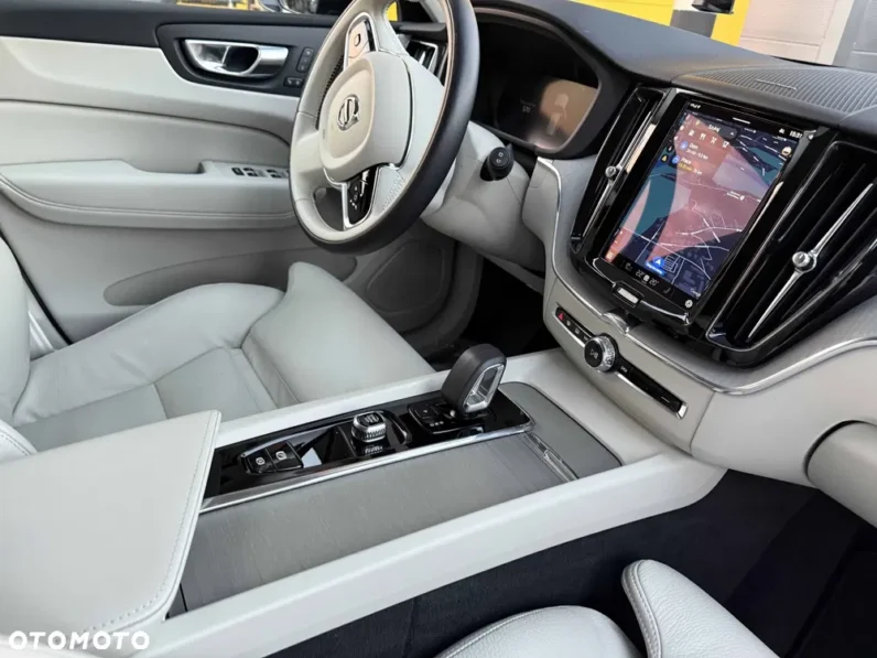 Volvo XC 60 B4 D Plus Dark