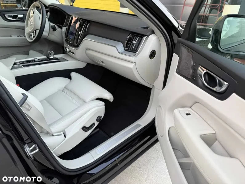 Volvo XC 60 B4 D Plus Dark