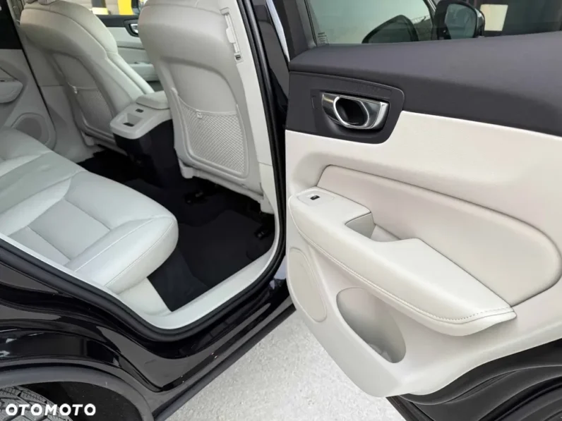 Volvo XC 60 B4 D Plus Dark